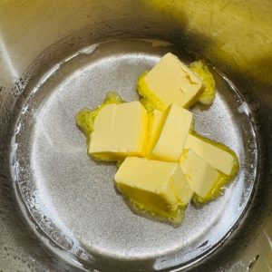 Ciocolată de casă cu cireșe și vanilie
