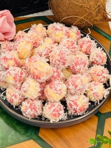 Trufe din ciocolată de casă cu zmeură și cocos