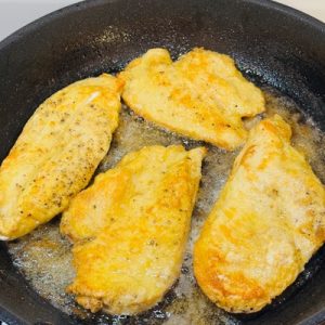 Piept de pui cu sos de gorgonzola