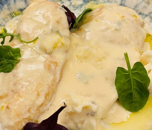 Piept de pui cu sos de gorgonzola