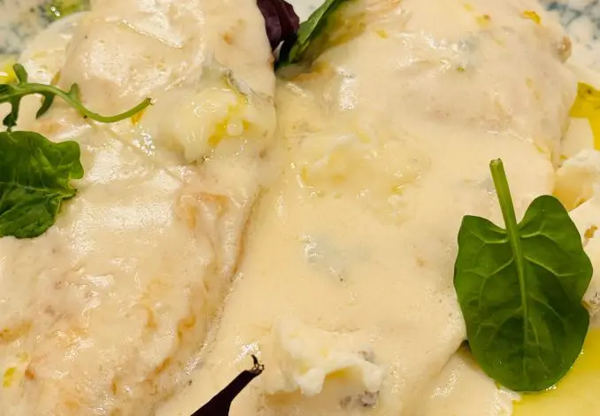 Piept de pui cu sos de gorgonzola