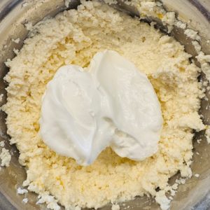 Prăjitură cu mac și brânză dulce