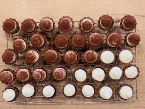 Tarte tiramisu cu cremă de cafea și ciocolată