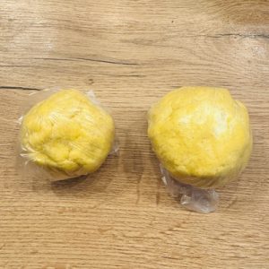 Prăjitură cu vișine și brânză dulce