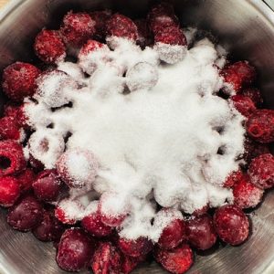 Prăjitură cu vișine și brânză dulce