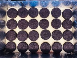 Ciocolată de casă cu oreo si căpșuni