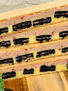 Ciocolată de casă cu oreo si căpșuni