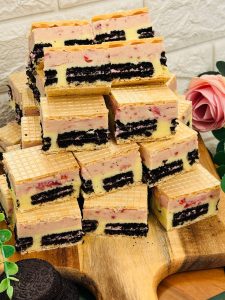 Ciocolată de casă cu oreo si căpșuni