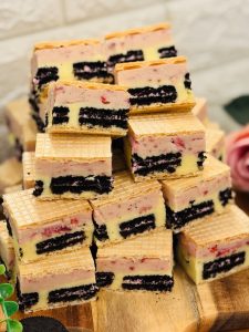Ciocolată de casă cu oreo si căpșuni