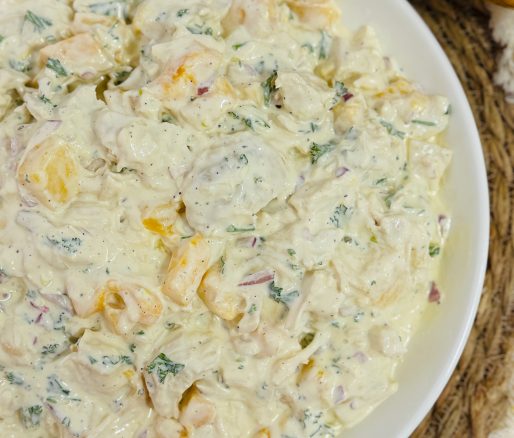 Salată de pui cu mango și iaurt – Rețetă fresh, sănătoasă și plină de savoare