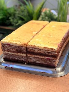 Tort 2 în 1 - Doboș combinat cu vișine