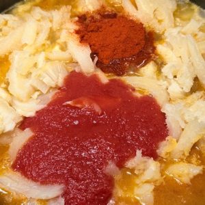 Tocană rustică bănățeană cu ciolan de porc și burtă de vită – Rețetă tradițională bănățeană 