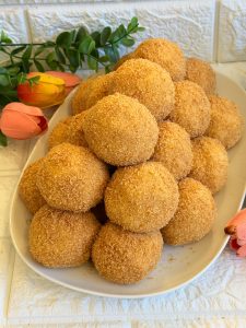 Găluște de griș cu magiun de prune - Desert tradițional reinterpretat