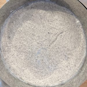 Tort cu mac și cremă de ciocolată cu zmeură