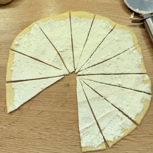 Cornulețe sărate cu cașcaval și semințe
