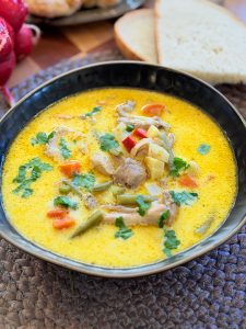 Ciorbă de miel cu smântână - Rețetă ardelenească