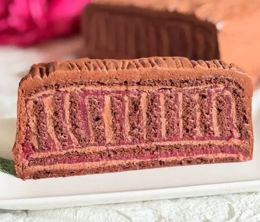 Tort cu ciocolată și vișine