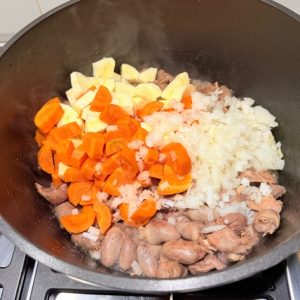 Mâncare de mazăre cu inimi, pipote si găluște pufoase