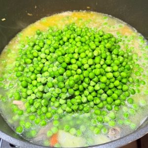 Mâncare de mazăre cu inimi, pipote si găluște pufoase