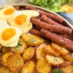 Rondele de cartofi crocanți cu parmezan și pătrunjel