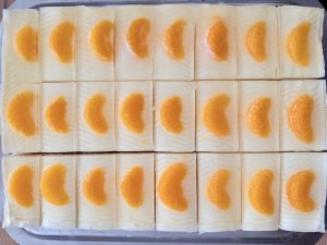 Prăjitură cu miere și cremă de mascarpone cu ciocolată și mandarine