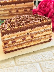 Tort imperial cu nucă, migdale, ciocolată și vișine 