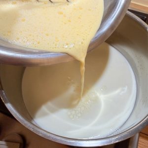 Tort snickers creamy crunch