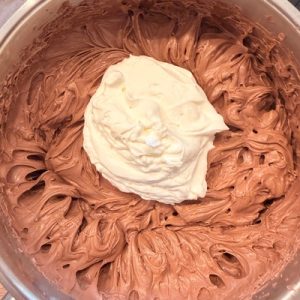 Tort snickers creamy crunch