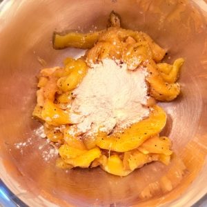 Spaghete cu pui, spanac și roșii uscate