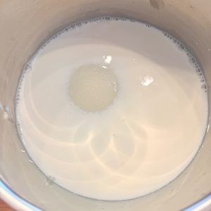 Foietaje cu fructe și cremă de vanilie