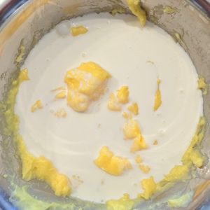 Foietaje cu fructe și cremă de vanilie