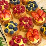 Foietaje cu fructe și cremă de vanilie
