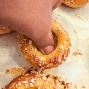 Foietaje cu fructe și cremă de vanilie