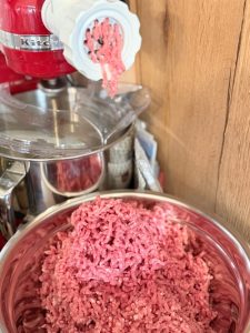 Pastă de mici - Mici de porc cu vitǎ - Mititei făcuți în casă