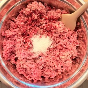 Pastă de mici - Mici de porc cu vitǎ - Mititei făcuți în casă