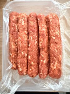 Pastă de mici - Mici de porc cu vitǎ - Mititei făcuți în casă