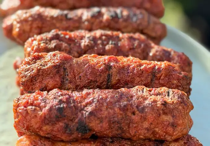 Pastă de mici - Mici de porc cu vitǎ - Mititei făcuți în casă