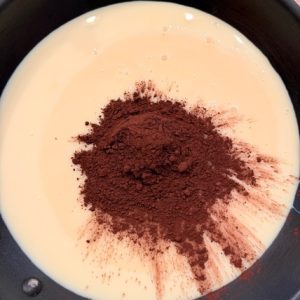 Tort Brigadeiro Duo cu ciocolată albă și neagră