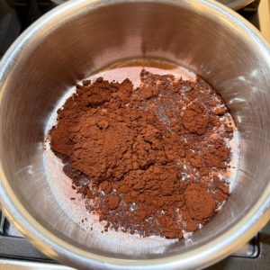 Tort Brigadeiro Duo cu ciocolată albă și neagră