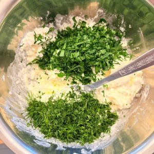 Ruladă aperitiv cu șuncă și cremă de brânză