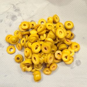 Baghete crocante cu măsline  verzi - Rețetă artizanală cu gust mediteranean