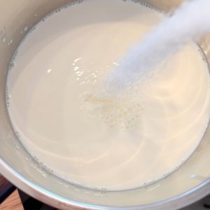 Tort Royal cu nucă și vișine - Foi cu nucă, vișine și trei tipuri de cremă de ciocolată