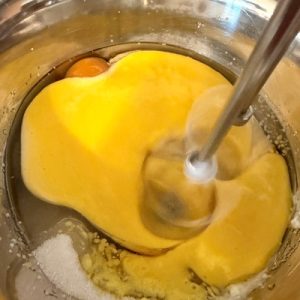 Pandișpan cu vișine și cremă de mascarpone cu vișine