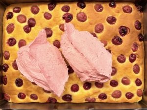 Pandișpan cu vișine și cremă de mascarpone cu vișine
