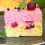 Pandișpan cu vișine și cremă de mascarpone cu vișine