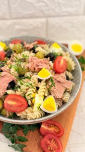 Salată de paste cu ton si măsline