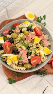 Salată de paste cu ton si măsline