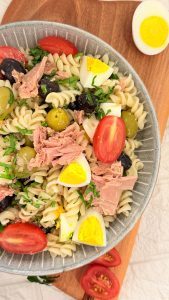 Salată de paste cu ton si măsline