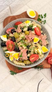 Salată de paste cu ton si măsline