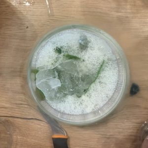 Cocktail cu fructe și castraveți